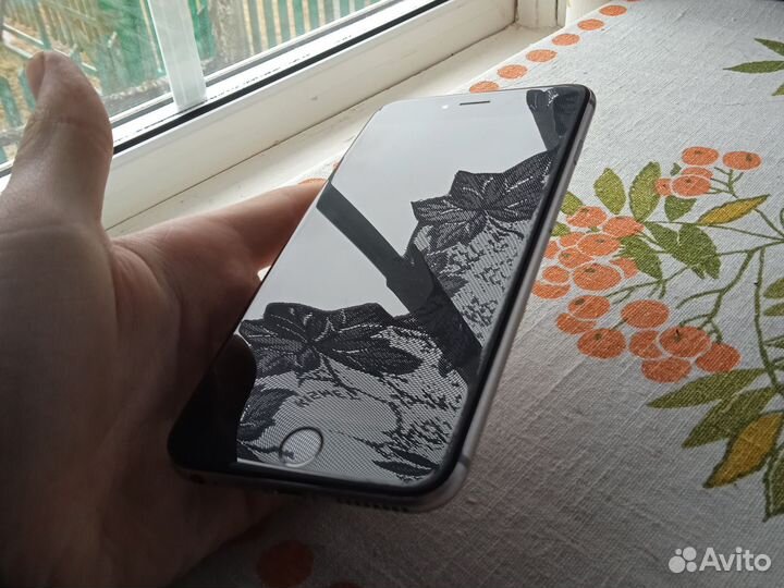 iPhone 6S, 64 ГБ