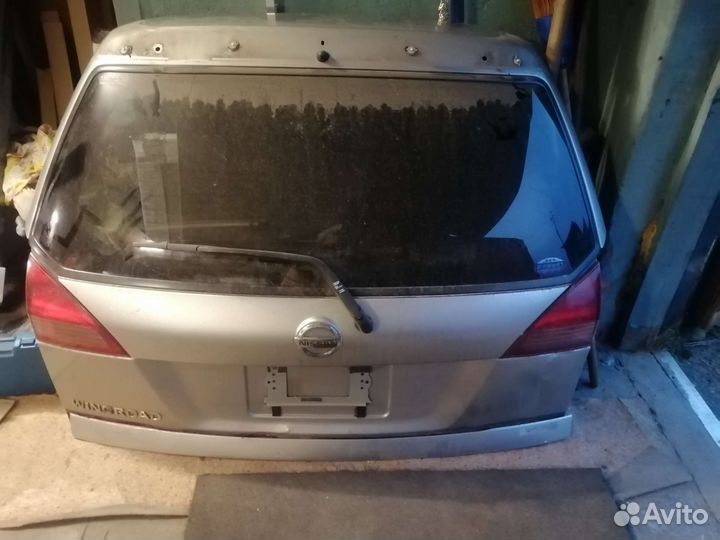 Задняя дверь Nissan wingroad