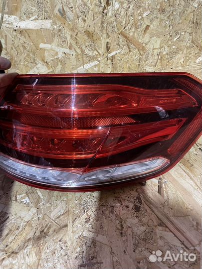 Задний правый стоп мерседес 212