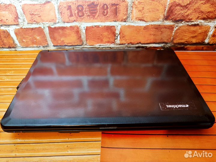 Acer Emachines E727 - Pentium X2 \ 2 озу \ 320 HDD