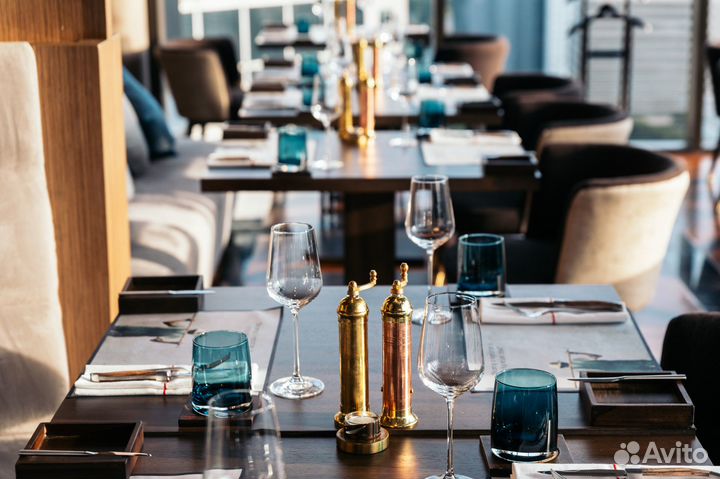 Хостес в ресторан