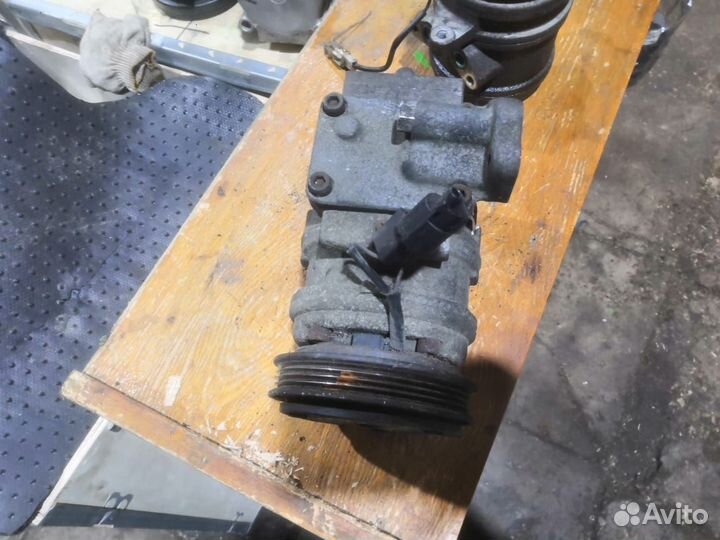 Компрессор кондиционера двс J3 Carnival/Terracan