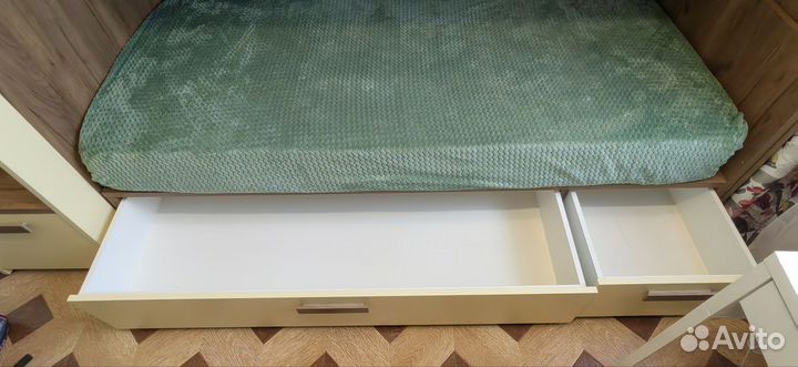 Двухъярусная кровать