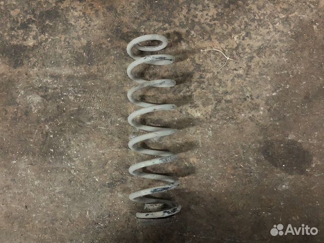 Volkswagen polo Пружина задняя