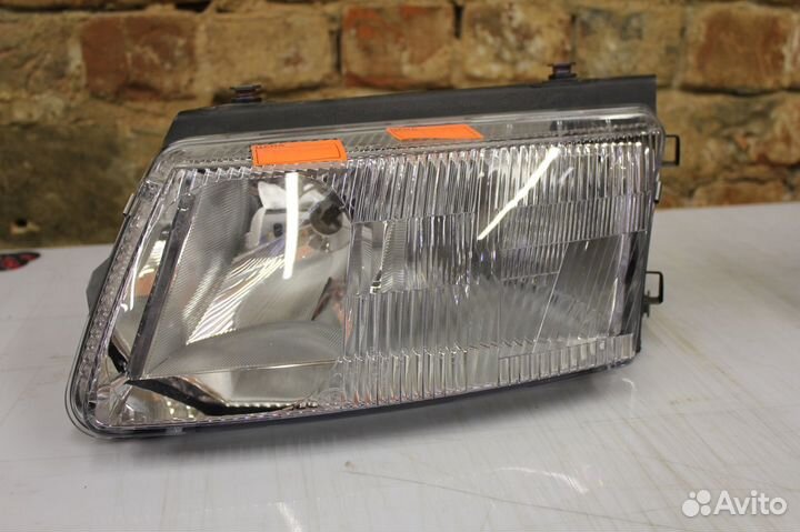 Фара VW Passat B5 (1996-2000) левая