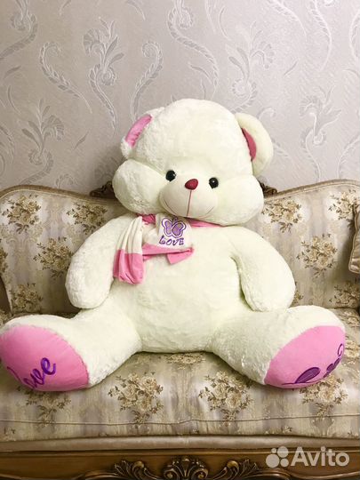 Большой плюшевый мишка