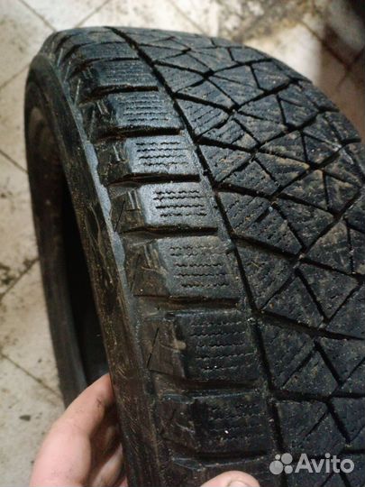 Bridgestone Blizzak DM-V2 225/55 R18 и 225/55 R18