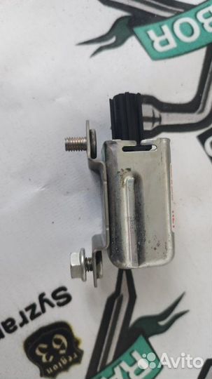 Блок управления SRS передний левый Toyota Prius