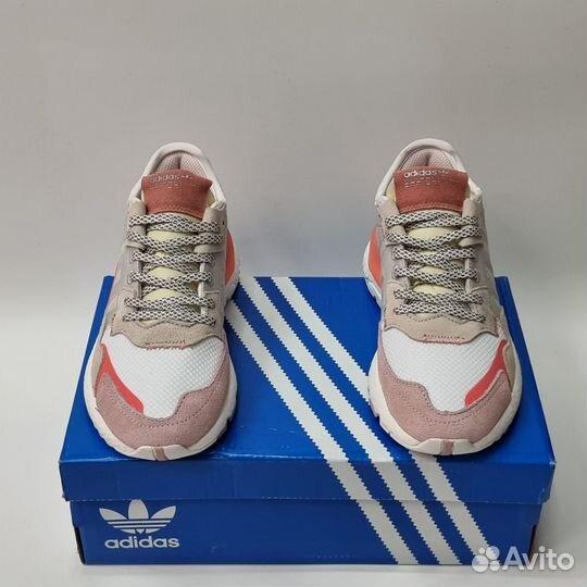 Кроссовки Adidas женские