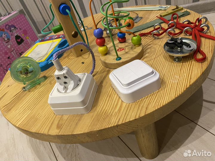 Бизиборд из натурального дерева