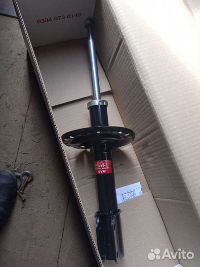 Передний амортизатор Рено Сандеро