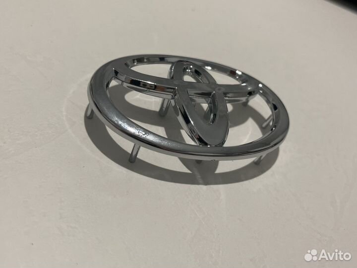 Шильд Toyota на руль