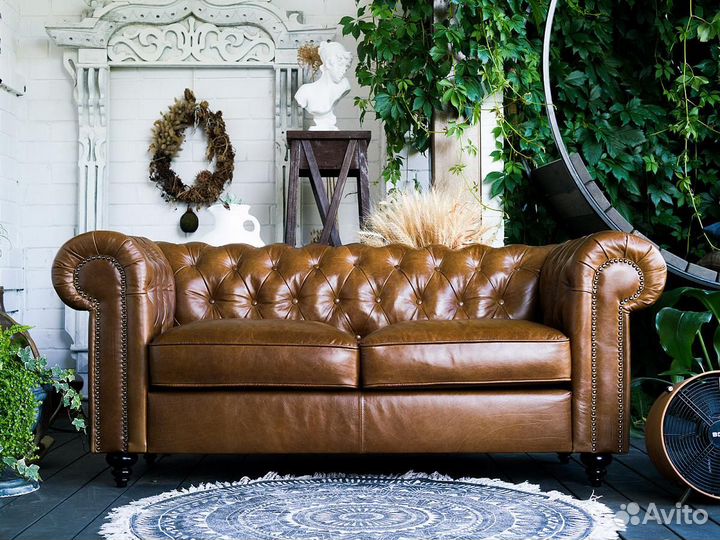 Кожаный диван честерфилд