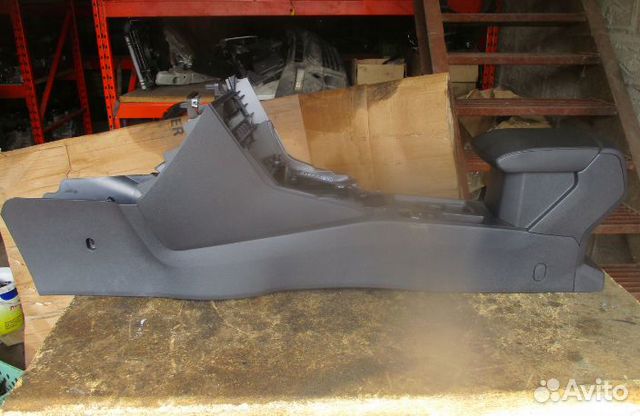 Центральный тоннель подлокотник VW T-ROC кожа