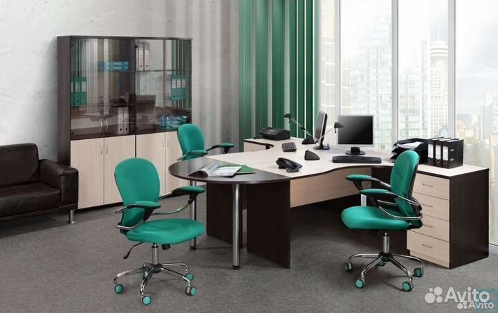 Офисный стол