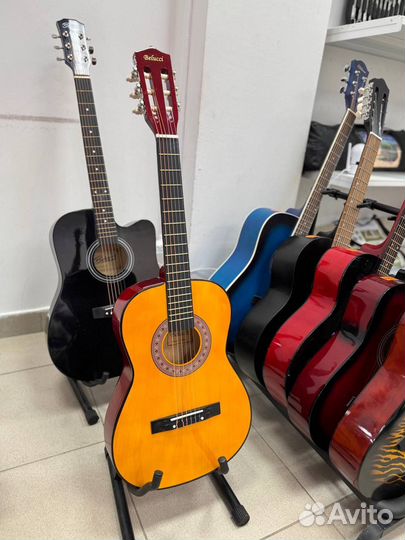 Классическая гитара шестиструнная