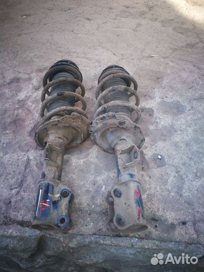 Амортизатор передний Хендай Солярис Киа Рио 3