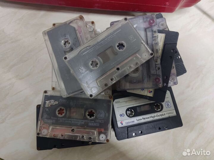 Магнитофон crown silver rx-22 и 20 аудиокассет