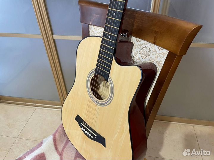 Акустическая гитара