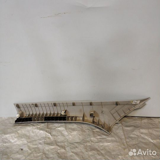 Накладка передней стойки Hyundai Tucson 1