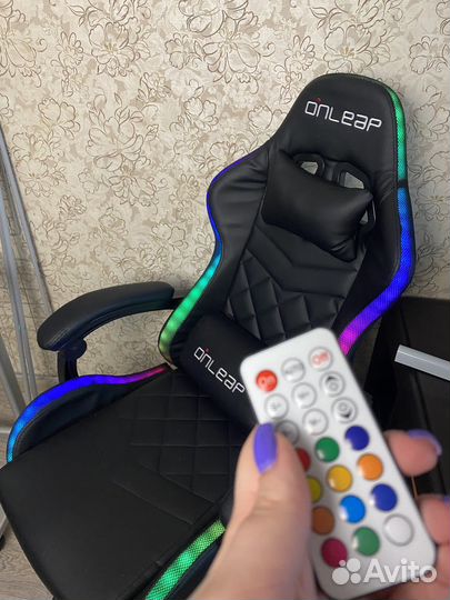 Компьютерное кресло с RGB подсветкой