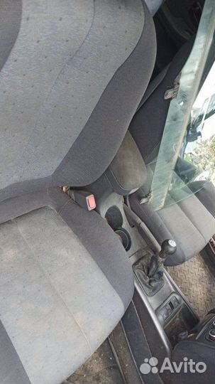 Сиденья комплект Hyundai Elantra 3 Xd G4ED 1.6