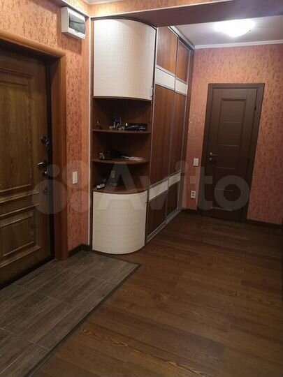 2-к. квартира, 59 м², 1/10 эт.