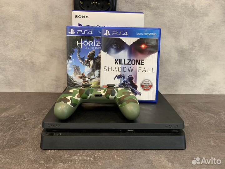 Sony PlayStation 4 Slim + 550 игр