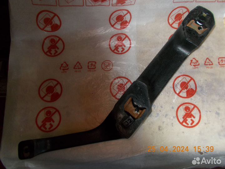 Подлокотник левой передней двери ваз-2105