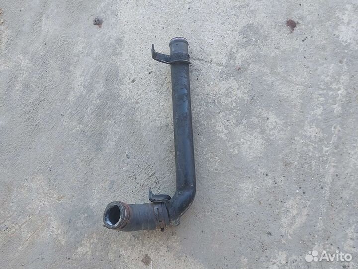 Патрубок системы охлаждения audi