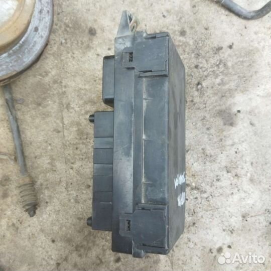 Блок предохранителей Opel Zafira B