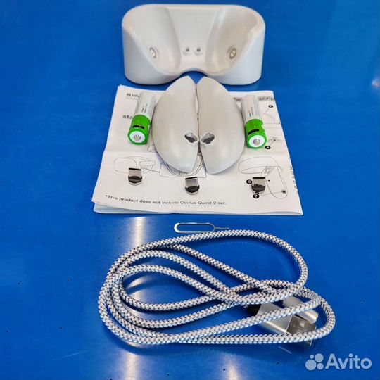Зарядная станция под контроллеры Oculus Quest 2
