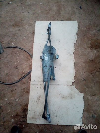 Фольксваген Шаран трапеция стеклоочистителя