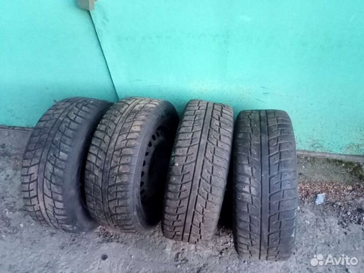 Kumho I'Zen KW22 215/60 R16 99T
