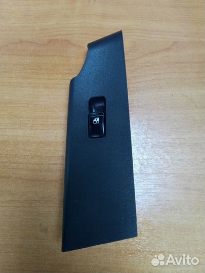 Кнопка стеклоподъёмника Chevrolet Aveo T250