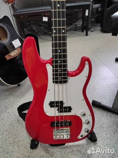 Бас гитара Homage Б/У