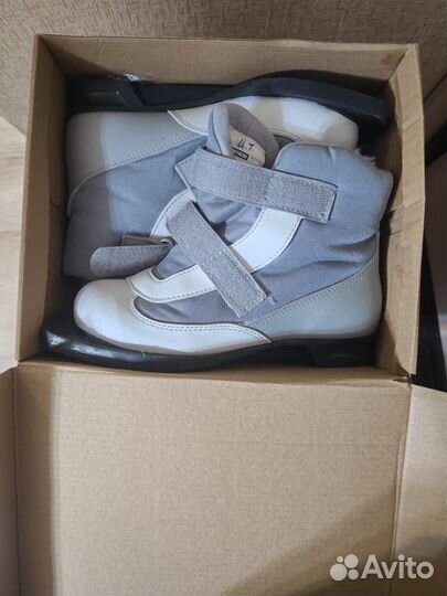 Лыжные ботинки