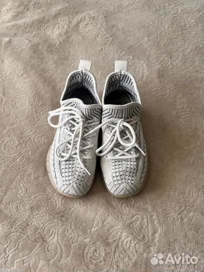 Кроссовки Изи