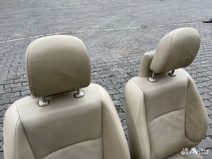 Подголовник перед. Lexus GX460