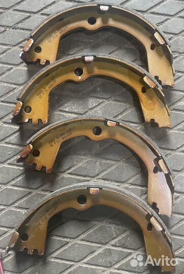 Тормозные,стояночные колодки Соренто