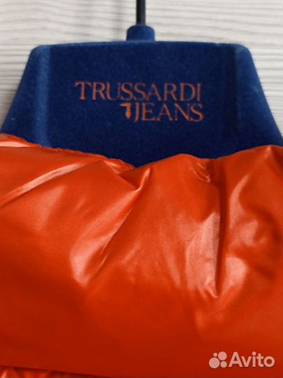 Пуховик новый Trussardi