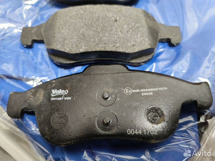 Тормозные колодки Valeo