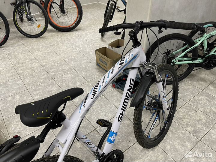 Велосипед на литых дисках новый