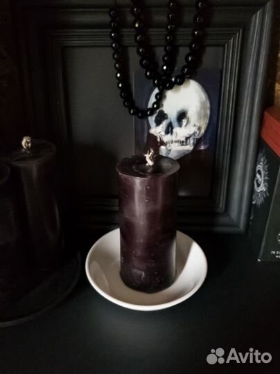 Алтарная восковая свеча черная