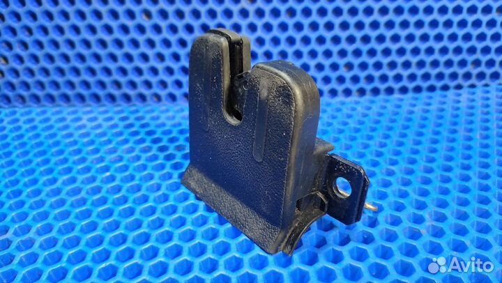 Замок крышки багажника VAG 7L6827505