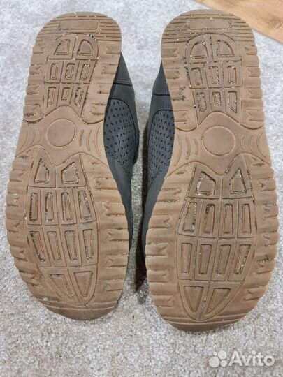 Кроссовки женские