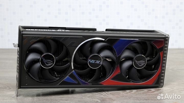 RTX 4090 Asus Rog Strix