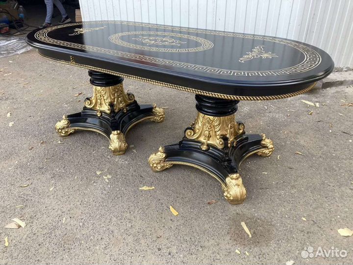 Столы и стулья