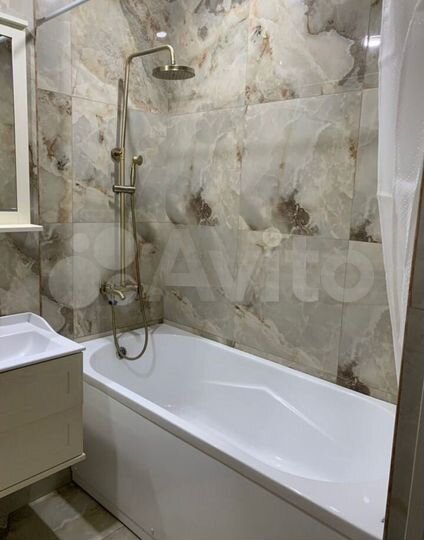 2-к. квартира, 72 м², 2/10 эт.