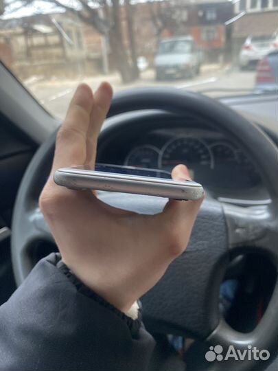 iPhone 8, 64 ГБ